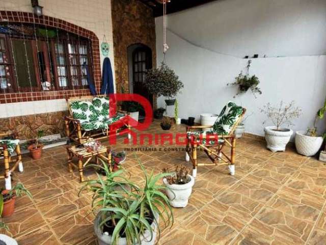 Casa com 2 quartos à venda na Rua Barão de Cotegipe, 249, Jardim Imperador, Praia Grande, 70 m2 por R$ 395.000
