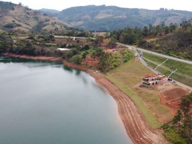 Terreno à venda na Represa da Graminha, Caconde  por R$ 460.000