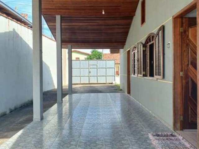 EXCELENTE casa para venda no bairro Tindiquera Amplo terreno medindo 454M² Área construída 165M² APENAS R$ 550.000,00