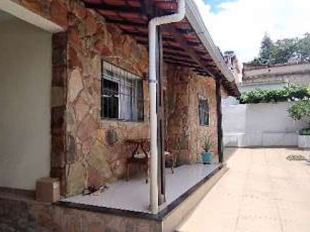 Casa com 03 dormitórios à venda, 179 m² por R$ 650.000 - São Bernardo - Belo Horizonte/MG