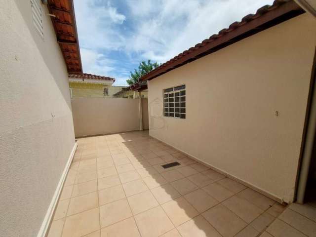 Casa com 3 dormitórios para alugar por R$ 3.850/mês - Jardim Maria Izabel - Marília/SP
