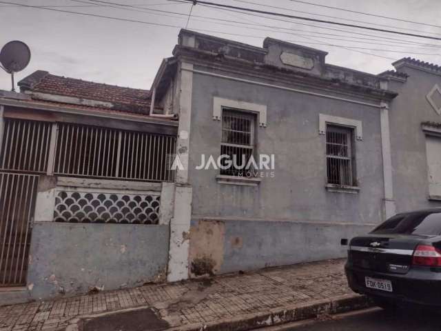 Casa antiga com 4 dormitórios, 200 m² - venda por r$ 750.000,00 - centro - agudos sp