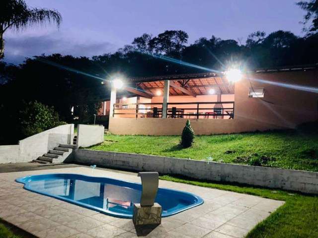 Chácara / sítio com 2 quartos à venda no Centro, Paraibuna  por R$ 550.000