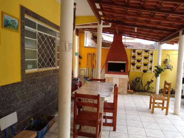Casa com 4 quartos à venda no Prainha, Caraguatatuba  por R$ 850.000