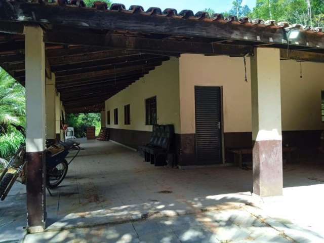 Chácara / sítio com 3 quartos à venda na Zona Rural, Paraibuna  por R$ 530.000