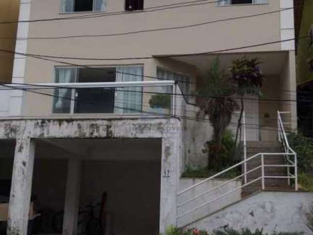 Casa em condomínio fechado com 4 quartos à venda na Rua Frederico Malesherbes Figueredo, Maria Paula, São Gonçalo, 220 m2 por R$ 650.000