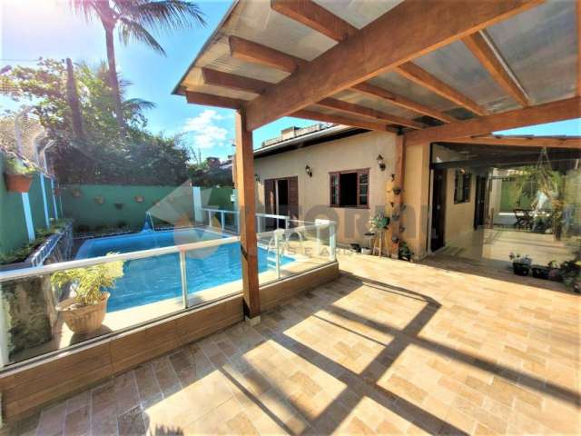 Casa com 3 dormitórios à venda, 130 m² por R$ 1.500.000 - Barra Velha - Ilhabela/SP