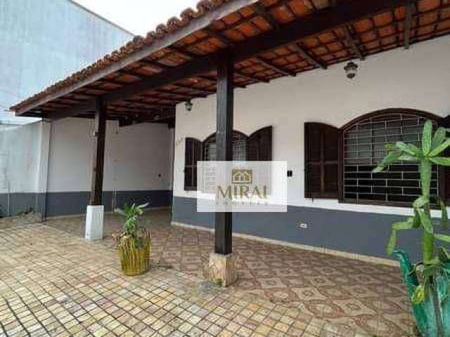 Casa com 8 dormitórios à venda, 183 m² por R$ 990.000,00 - Centro - Caraguatatuba/SP