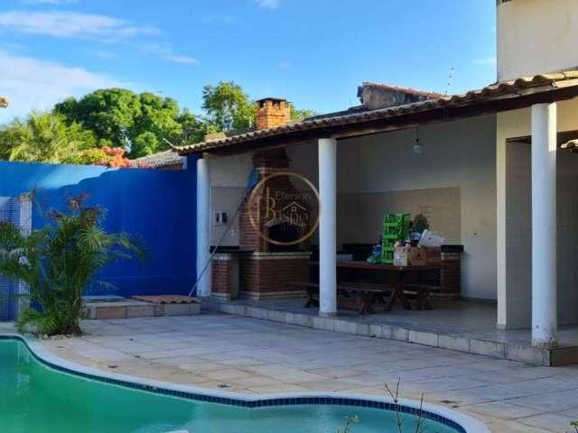 Casa de 04 dormitórios em Village 2 - Porto Seguro: 500m² de área útil, 2 suítes, 3 banheiros. Venda por R$ e locação por R$6.000/mês.