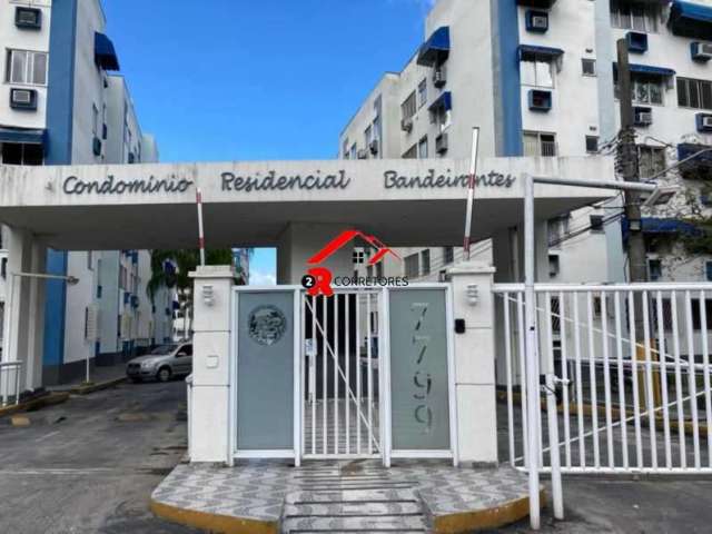 Apartamento com 2 quartos à venda na Estrada dos Bandeirantes, Camorim, Rio de Janeiro, 50 m2 por R$ 299.000