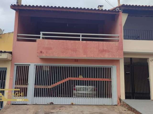 Casa de 03 Dormitórios no bairro Jardim Alvorada em Salto SP