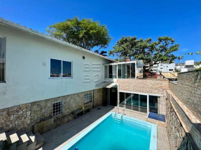 Casa com 3 quartos à venda na Rua Vinte e Três de Março, 312, Itaguaçu, Florianópolis por R$ 850.000