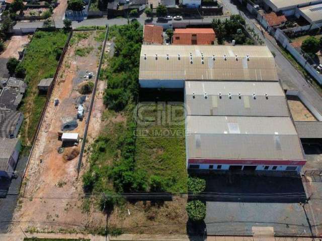 Terreno com 1.000 m² em frente ao Atacadão do Tijucal