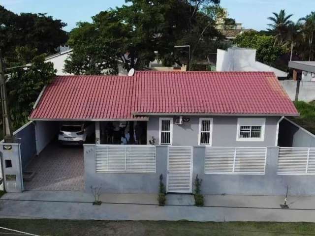 Casa com AMPLO Terreno, a 250 mts da Praia, Balneário Princesa do Mar, Itapoá/SC