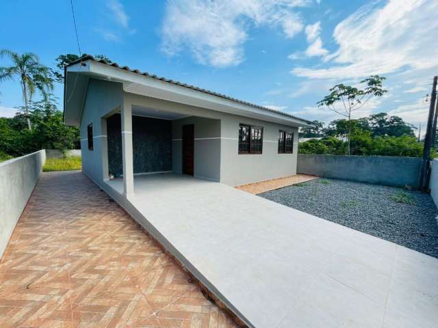 Casa com  4 QUARTOS e Amplo Terreno para Venda no Balneário BRANDALIZE , Praia de Itapoá /SC.