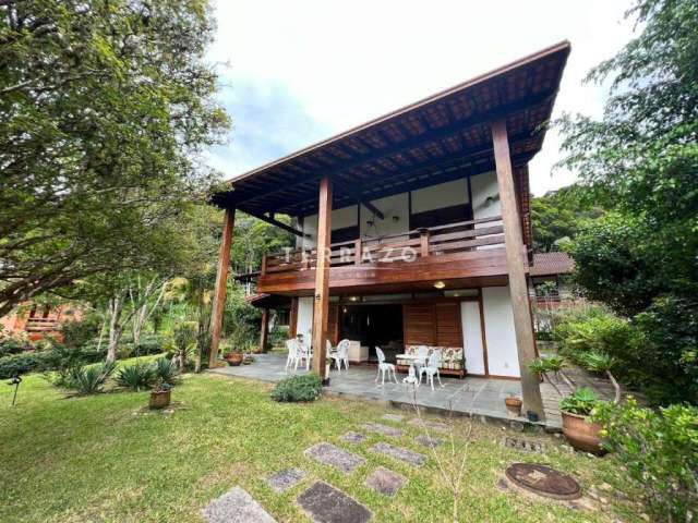Casa com vista para o lago Comary com 3 quartos e 150m² por R$1.480.000,00 - Comary - Teresópolis/ Rj