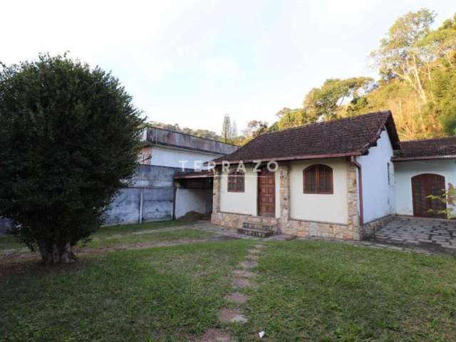 Casa à venda, 2 quartos, 1 suíte, 3 vagas - R$750.000,00 - São Pedro - Teresópolis/RJ - Cód 1208