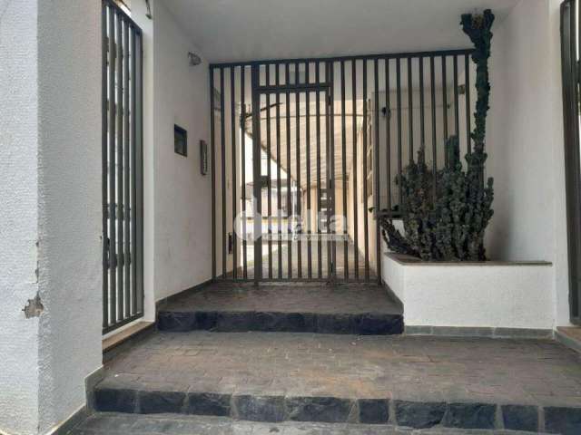 Apartamento à venda, 3 quartos, 1 suíte, 2 vagas, Copacabana - Uberlândia/MG