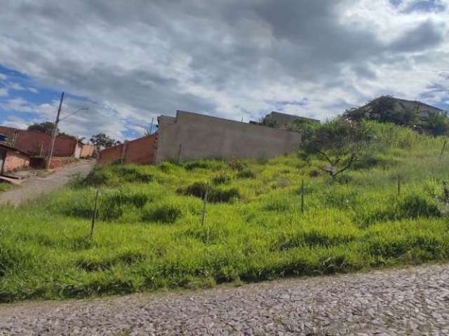 Terreno em condomínio fechado à venda na R. Serro, 1, Sevilha 2 Seção, Ribeirão das Neves, 360 m2 por R$ 90.000
