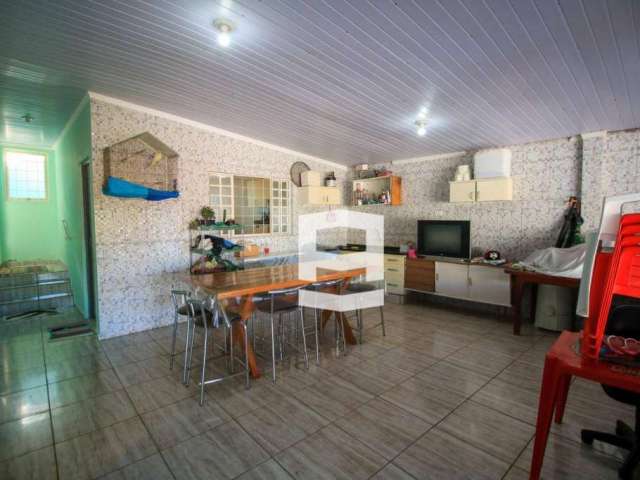 Casa ampla com 3 dormitórios à venda, por apenas R$ 350.000,00 - Vila São Carlos - Apucarana/PR