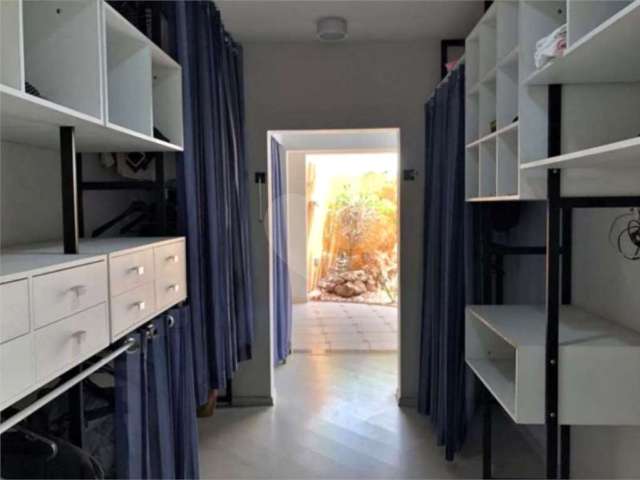 Casa em condomínio fechado com 4 quartos à venda na Rua Biritiba Mirim, 852, Paisagem Renoir, Cotia, 500 m2 por R$ 1.700.000