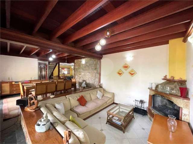 Casa em condomínio fechado com 6 quartos para alugar na Alameda Volta ao Mundo, 108, Granja Viana II, Cotia, 1661 m2 por R$ 8.800