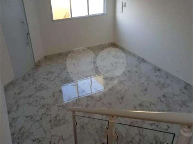 Casa em condomínio fechado com 3 quartos à venda na Rua Tainá, 226, Villas do Jaguari, Santana de Parnaíba, 138 m2 por R$ 800.000