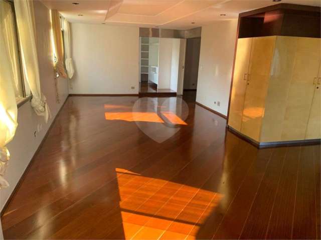 Apartamento com 3 quartos à venda na Rua Adalívia de Toledo, 325, Paineiras do Morumbi, São Paulo, 228 m2 por R$ 1.955.000