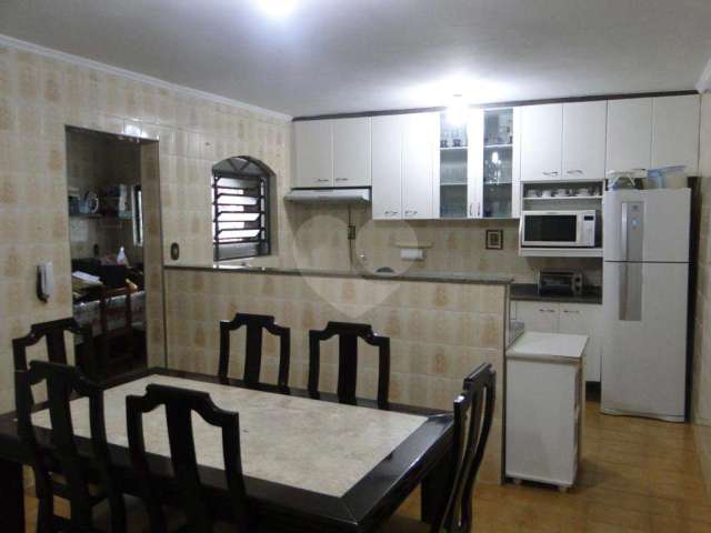 Casa com 3 quartos à venda na Rua Nina Rodrigues, 253, Ayrosa, Osasco, 282 m2 por R$ 590.000