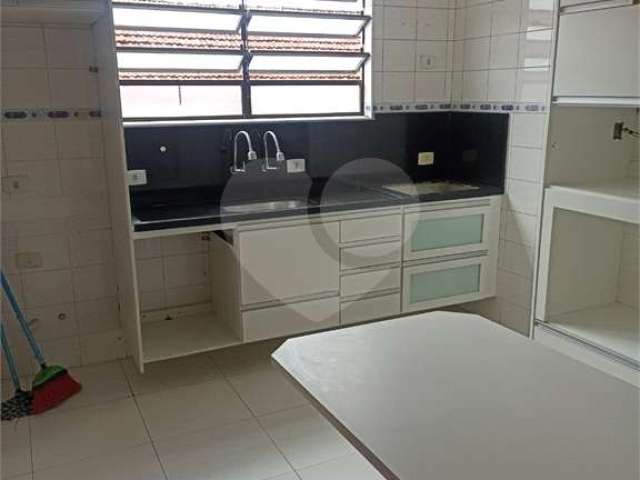 Apartamento com 3 quartos para alugar na Rua Napoleão Laureano, 32, Marapé, Santos, 122 m2 por R$ 4.500
