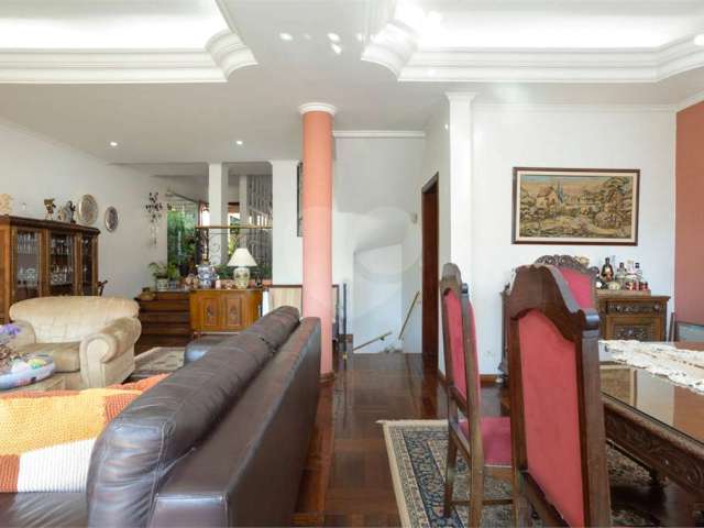 Casa com 4 quartos à venda na Rua André Dreyfus, 254, Sumaré, São Paulo, 348 m2 por R$ 2.450.000