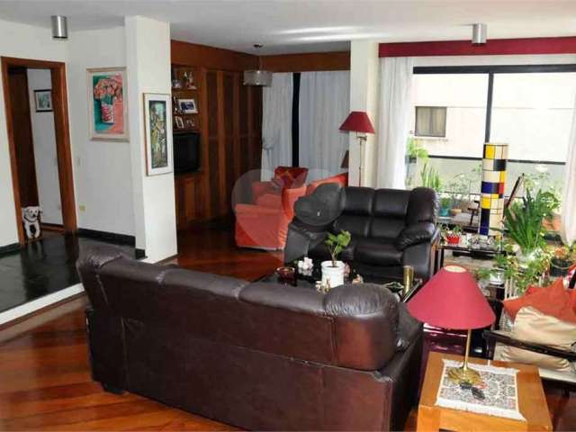 Apartamento com 3 quartos para alugar na Rua Alagoas, 663, Higienópolis, São Paulo, 195 m2 por R$ 17.700