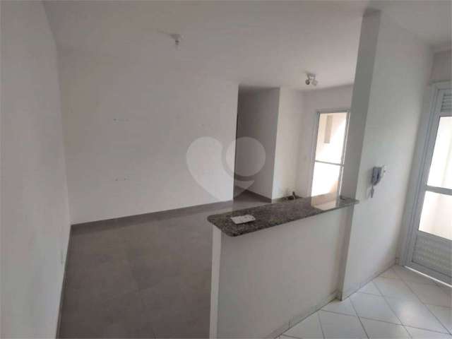 Apartamento com 3 quartos para alugar na Rua Manoel Salgado, 381, Vila Caraguatá, São Paulo, 65 m2 por R$ 2.290