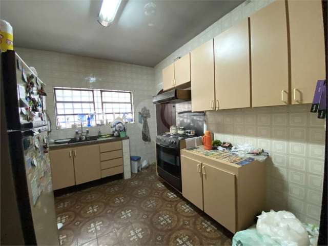 Casa com 3 quartos à venda na Rua Domenico Brunetti, 56, Parque Ipê, São Paulo, 197 m2 por R$ 670.000