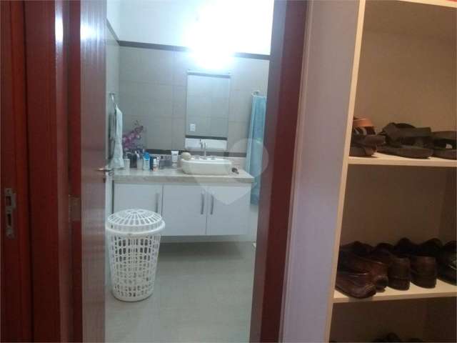 Casa em condomínio fechado com 4 quartos para alugar na Avenida Prefeito Francisco Ribeiro Nogueira, 1, Mogi Moderno, Mogi das Cruzes, 237 m2 por R$ 6.500