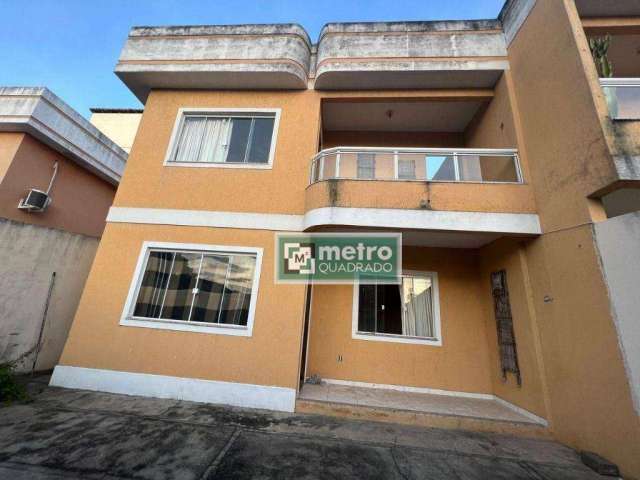 Venda de Casa Duplex - Costazul - Rio das Ostras-RJ - 3 Dormitórios, sendo 2 suítes - 3 banheiros - Sala ampla com dois ambientes - Cozinha - Área de