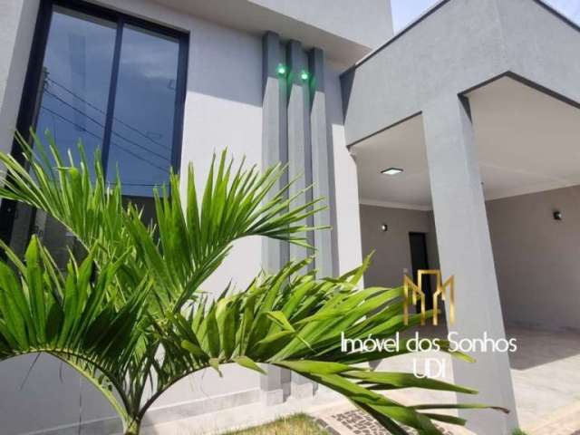 Casa com 3 quartos à venda em Granada, Uberlândia  por R$ 890.000
