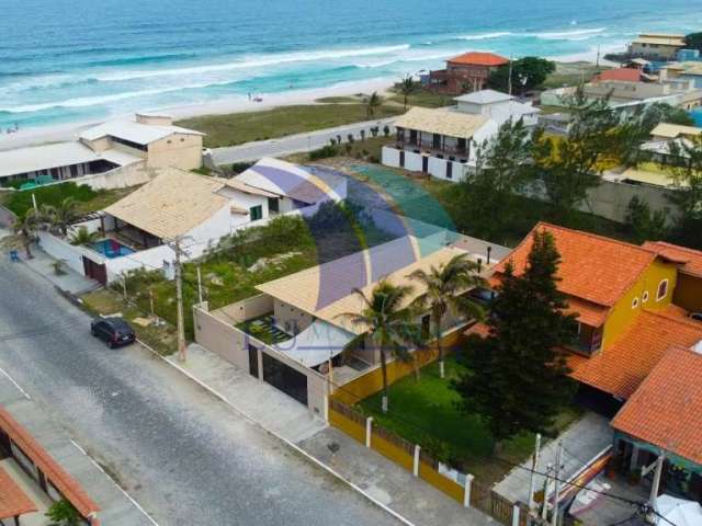 COD 1154 Venda- Casa Linear com Três Suítes pé na areia Piscina e Churrasqueira- Praia do Foguete, Cabo Frio