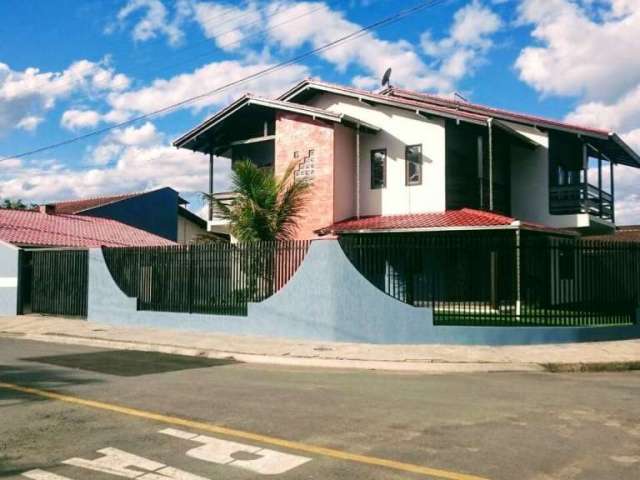 Casa à venda, 3 quartos, 1 suíte, 3 vagas, Barra do Rio Cerro - Jaraguá do Sul/SC