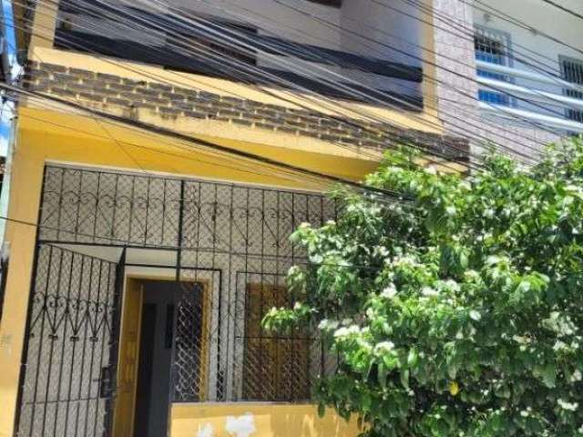 Casa com 2 quartos para alugar, por R$ 850/mês - Vila Rui Barbosa - Salvador/BA
