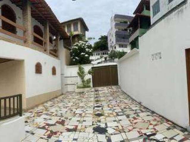 Casa para aluguel possui 160 metros quadrados com 5 quartos em Rio Vermelho - Salvador - BA