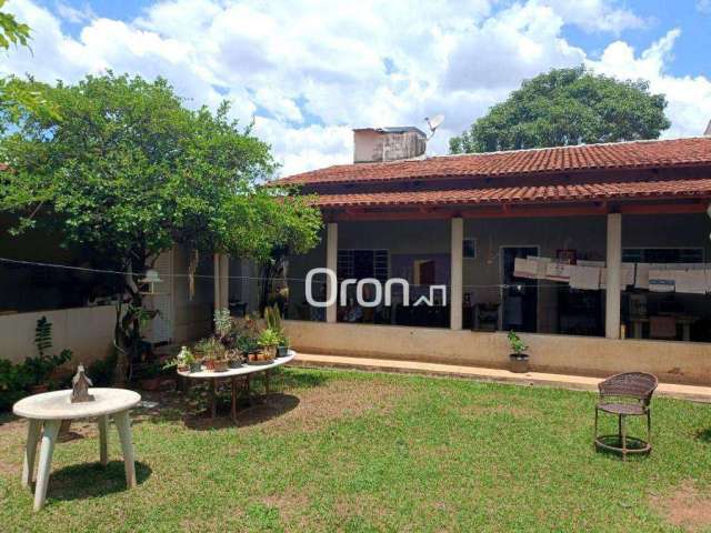 Casa com 4 dormitórios à venda, 236 m² por R$ 710.000,00 - Vila Jardim Vitória - Goiânia/GO