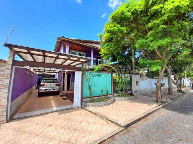 Casa duplex totalmente independente com 03 quartos e área gourmet, no Bairro Peixe Dourado II, Barra de São João.