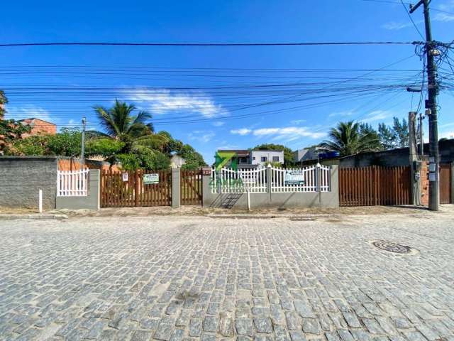 Três casas em terreno de 660 m², no bairro Santa Irene, em Barra de São João.