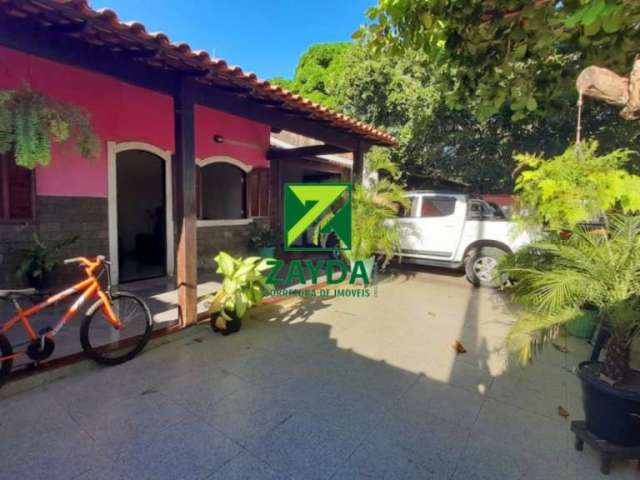 Casa linear com 02 quartos, e 04 quitinetes aos fundos, no bairro Vila Campo Alegre, em Barra de São João.