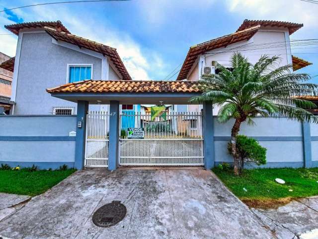 Casa duplex com 02 suítes, próximo à praia, no Bairro Cidade Beira Mar, em Rio das Ostras.