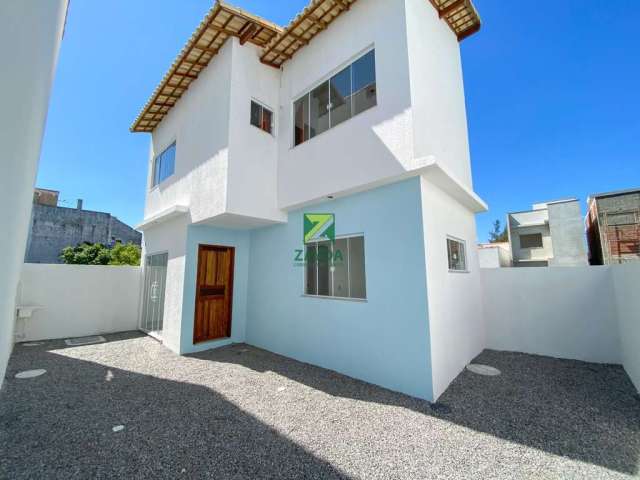 Casa na quadra da praia com 02 quartos, no bairro Peixe Dourado I em Barra de São João