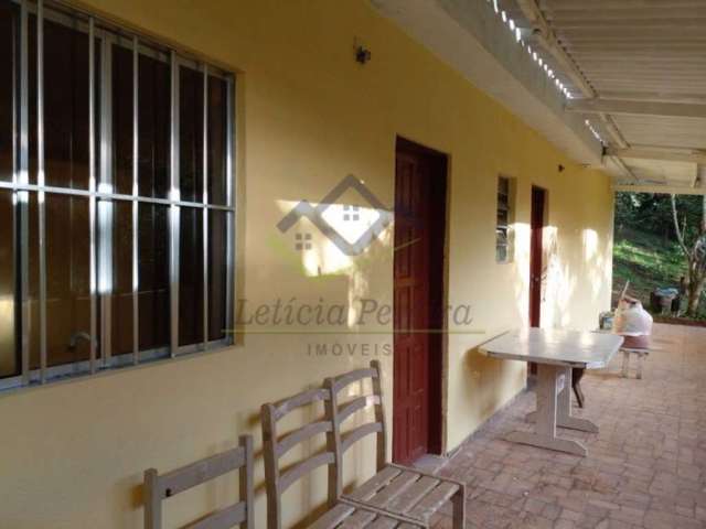 Chácara com 2 dormitórios à venda, 3030 m² por R$ 265.000,00 - Centro - Biritiba Mirim/SP