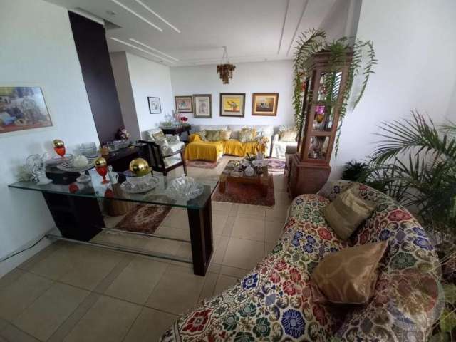 Apartamento para Venda em Florianópolis, Centro, 3 dormitórios, 1 suíte, 3 banheiros, 2 vagas