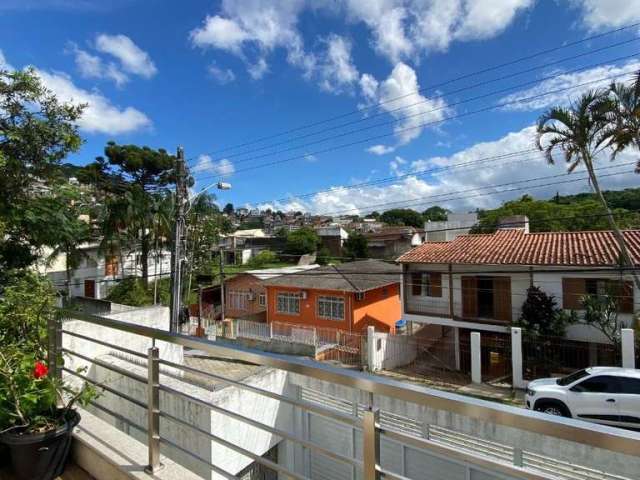 Casa para Venda em Florianópolis, Centro, 4 dormitórios, 1 suíte, 2 banheiros, 2 vagas